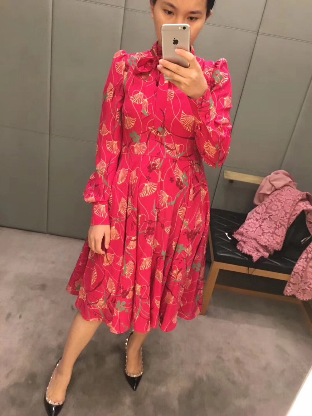 woman ladies printed 100% silk dress with bowtie collar